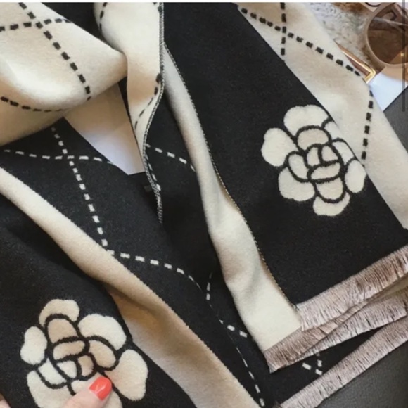 Scarf - Picture 4 of 4